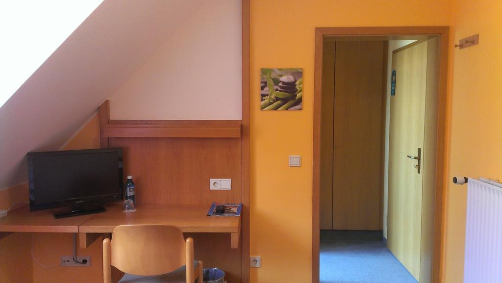 Gasthof Landhotel Gruner Baum Cadolzburg Екстериор снимка