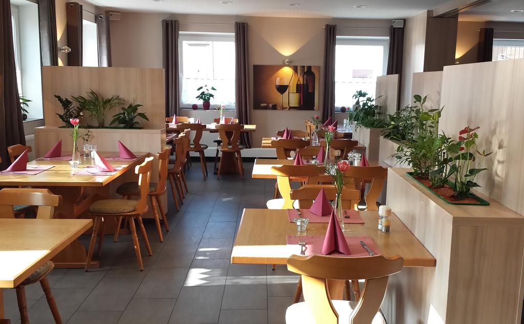 Gasthof Landhotel Gruner Baum Cadolzburg Екстериор снимка