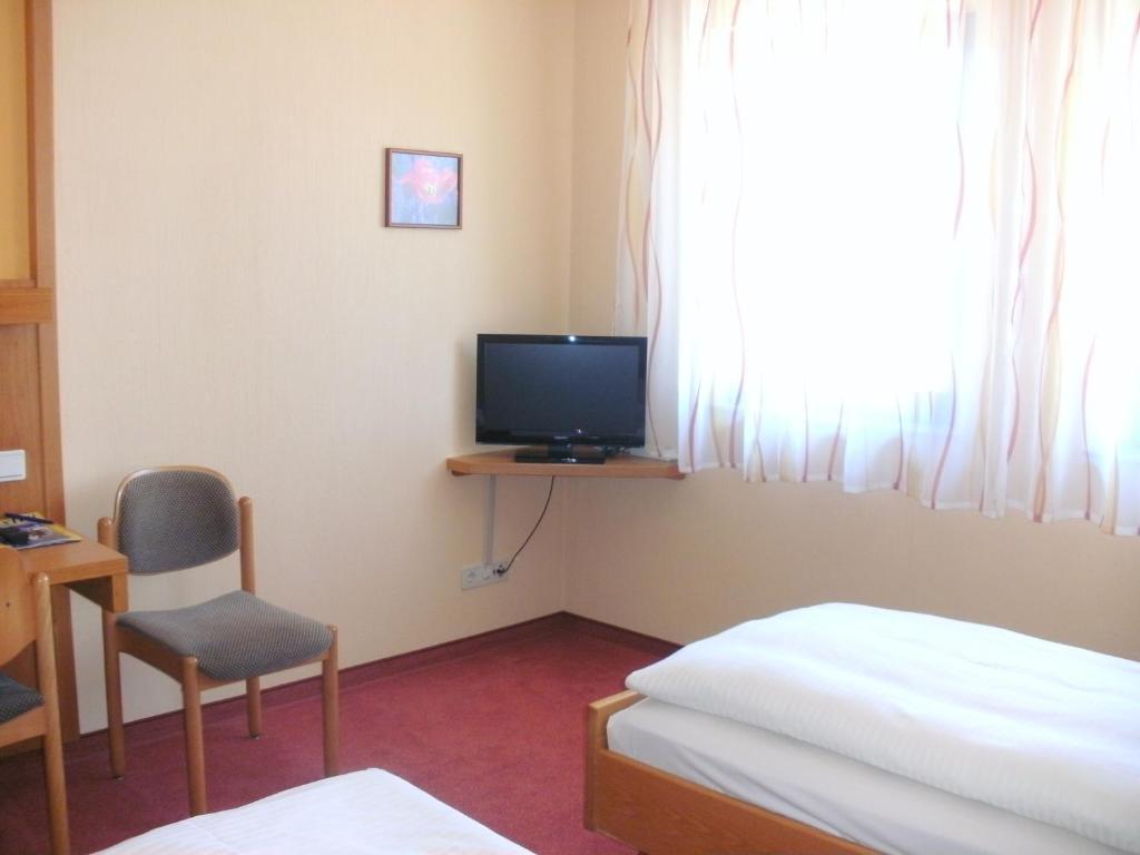 Gasthof Landhotel Gruner Baum Cadolzburg Стая снимка