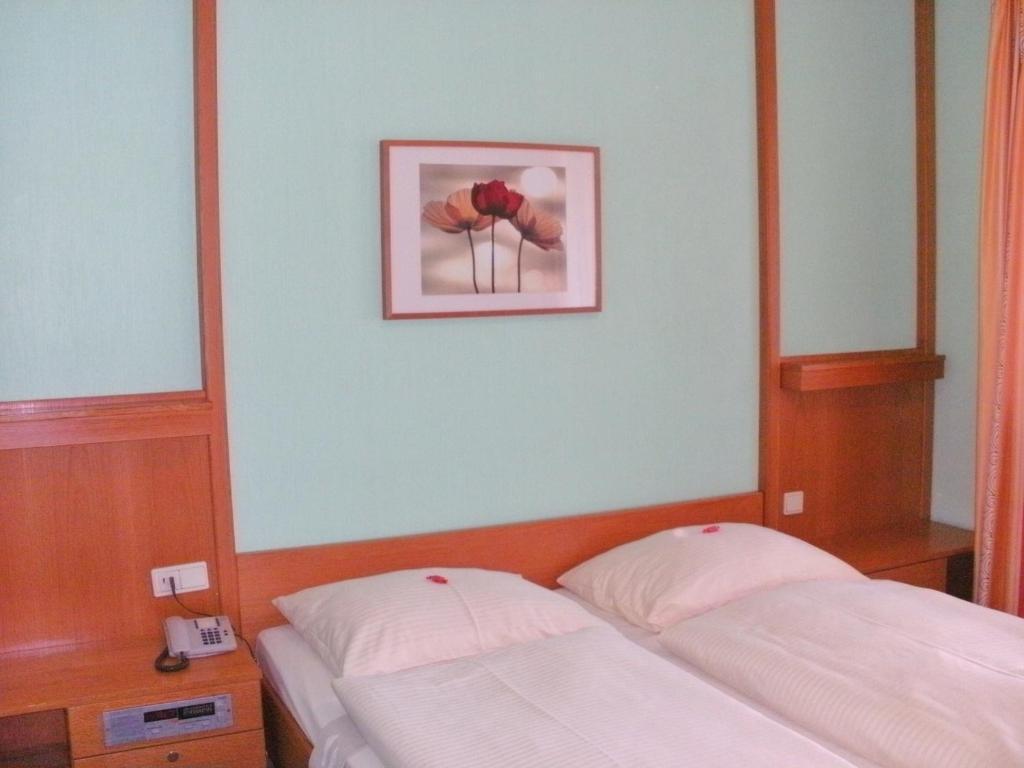 Gasthof Landhotel Gruner Baum Cadolzburg Стая снимка