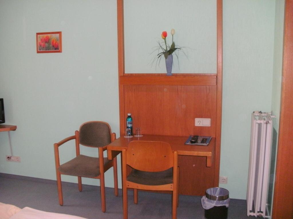 Gasthof Landhotel Gruner Baum Cadolzburg Стая снимка