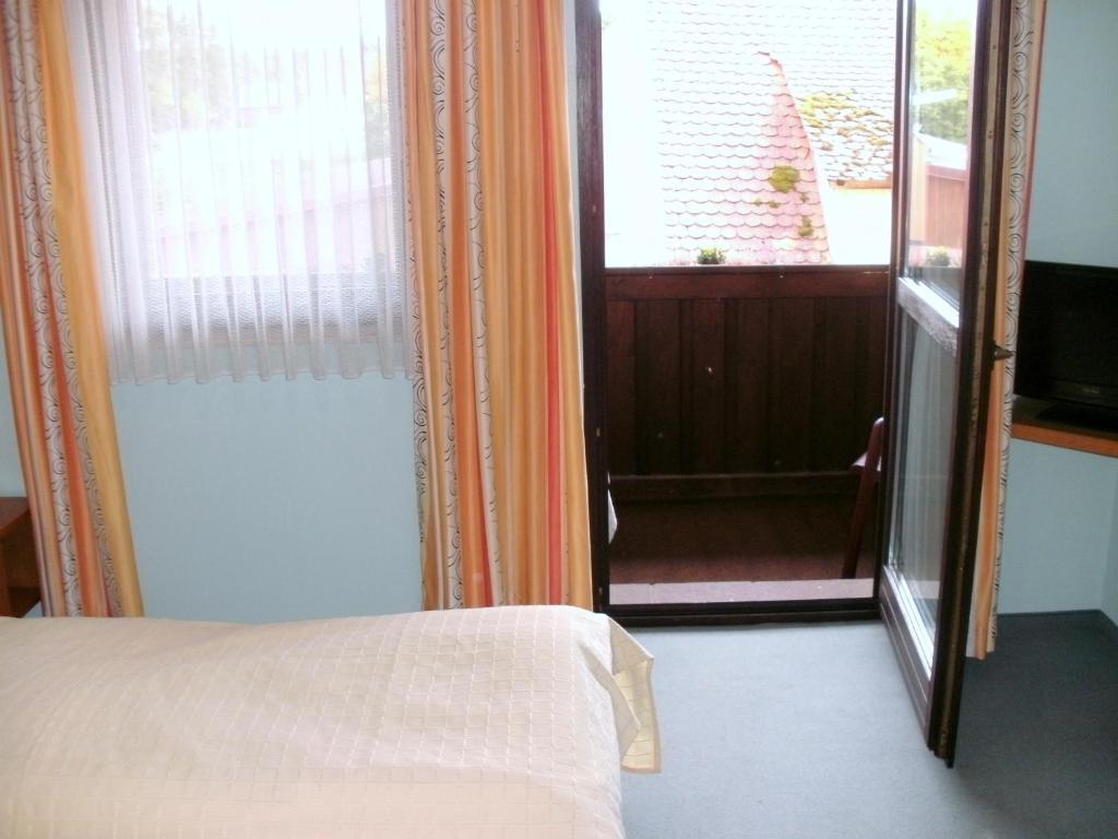 Gasthof Landhotel Gruner Baum Cadolzburg Стая снимка