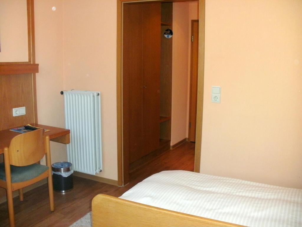 Gasthof Landhotel Gruner Baum Cadolzburg Стая снимка