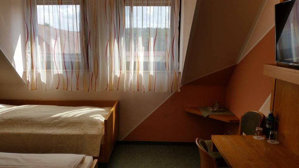 Gasthof Landhotel Gruner Baum Cadolzburg Екстериор снимка