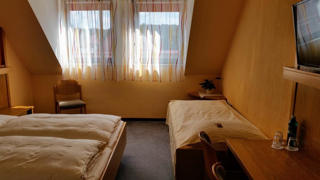 Gasthof Landhotel Gruner Baum Cadolzburg Екстериор снимка