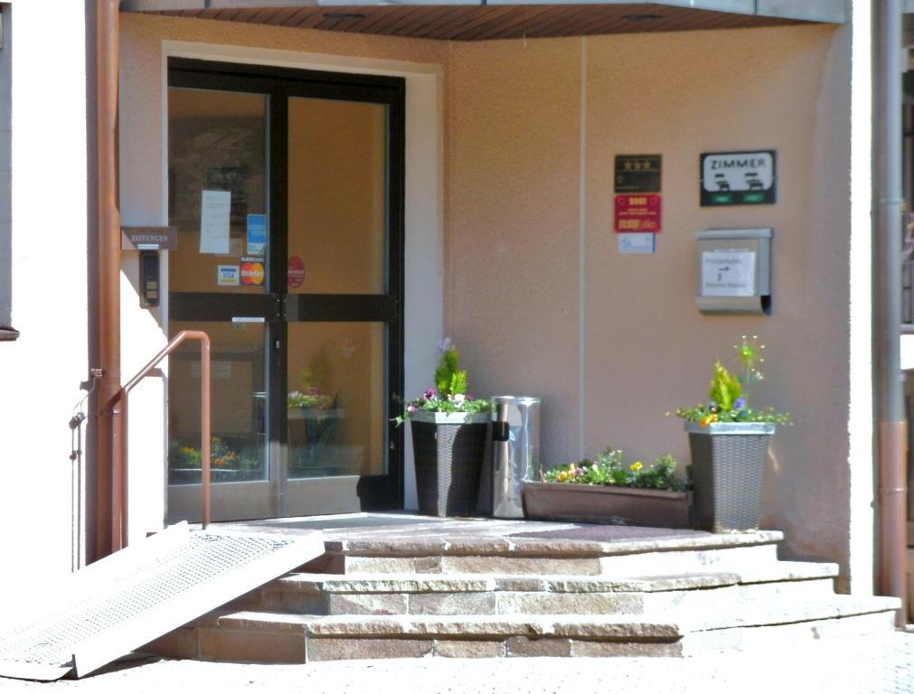 Gasthof Landhotel Gruner Baum Cadolzburg Екстериор снимка