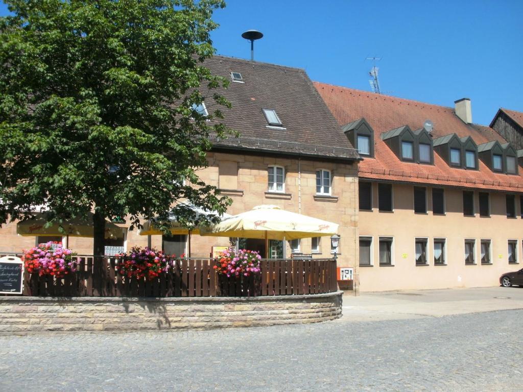 Gasthof Landhotel Gruner Baum Cadolzburg Екстериор снимка