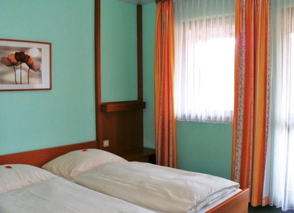 Gasthof Landhotel Gruner Baum Cadolzburg Екстериор снимка