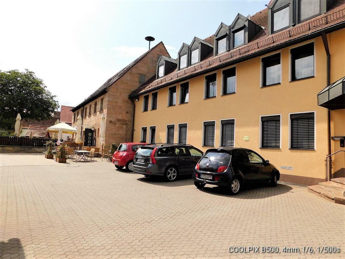 Gasthof Landhotel Gruner Baum Cadolzburg Екстериор снимка