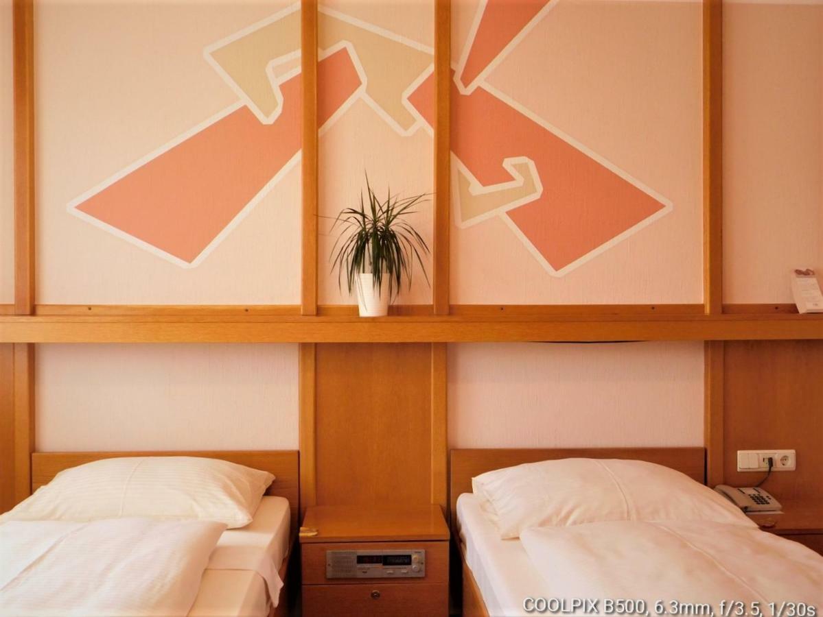Gasthof Landhotel Gruner Baum Cadolzburg Екстериор снимка