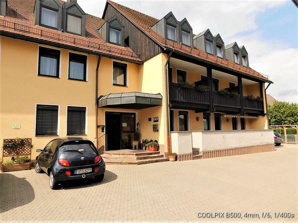 Gasthof Landhotel Gruner Baum Cadolzburg Екстериор снимка