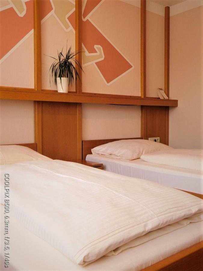 Gasthof Landhotel Gruner Baum Cadolzburg Екстериор снимка